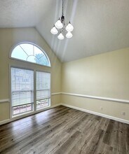 675 Manor Glen Dr in Suwanee, GA - Building Photo - Building Photo