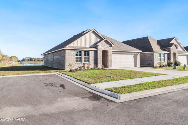 108 Chesson Hl Dr in Broussard, LA - Building Photo - Building Photo