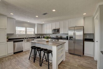 1040 Monarch Dr in Cleburne, TX - Building Photo - Building Photo