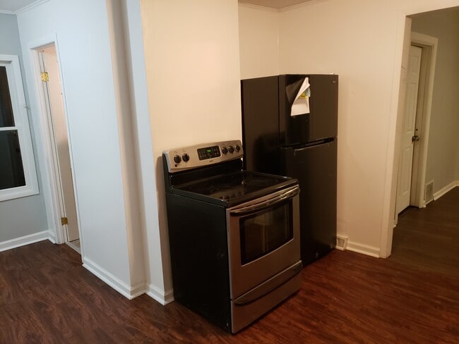 253 Oak St, Unit 1 in Binghamton, NY - Foto de edificio - Building Photo