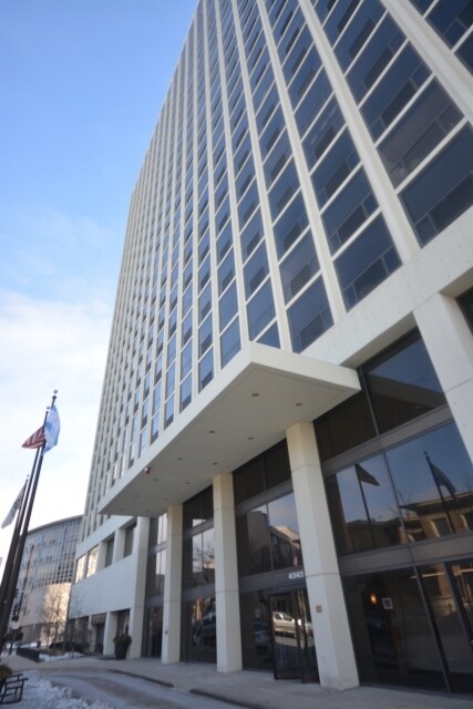 4343 N Clarendon Ave, Unit 1913 in Chicago, IL - Foto de edificio
