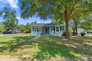 1126 Skyline St in Tyler, TX - Building Photo
