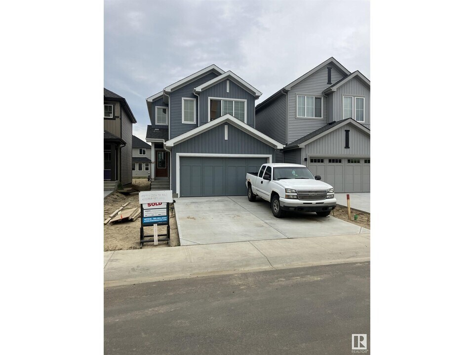 9871-9226 226 St NW in Edmonton, AB - Building Photo