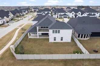 4935 Grapevine Ln in Manvel, TX - Foto de edificio - Building Photo