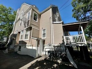 44 Chestnut St in East Orange, NJ - Building Photo - Building Photo