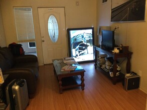 400UT in Reno, NV - Building Photo - Interior Photo