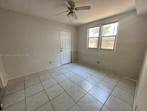 2202 Van Buren St in Hollywood, FL - Building Photo - Building Photo