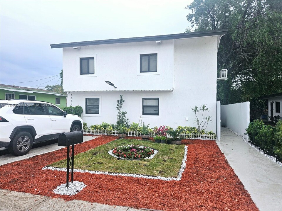 1114 NW 76th St in Miami, FL - Building Photo