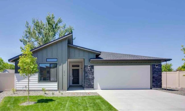 property at 923 S Nautilus Ave