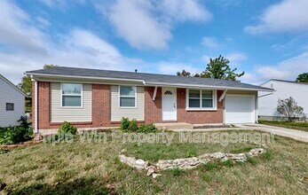 2325 Golfway St in St. Charles, MO - Building Photo - Building Photo