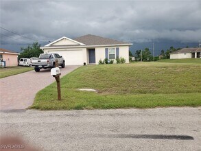 3200 41st St SW in Lehigh Acres, FL - Building Photo - Building Photo