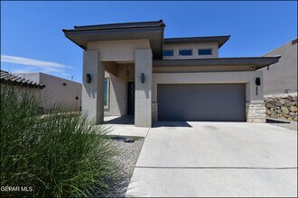 205 Anglesy Pl in El Paso, TX - Building Photo - Building Photo
