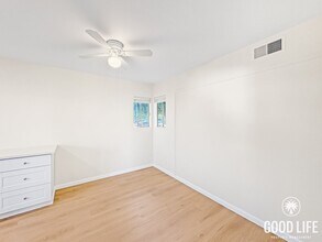 570 La Rue Way in El Cajon, CA - Foto de edificio - Building Photo