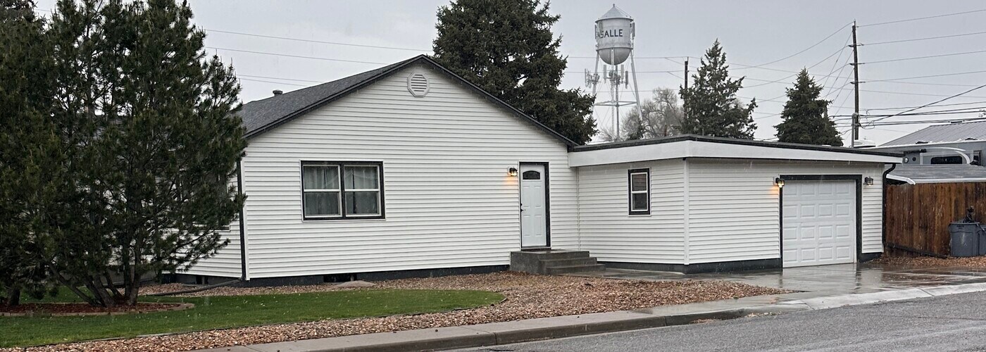 121 E Union Ave in La Salle, CO - Building Photo