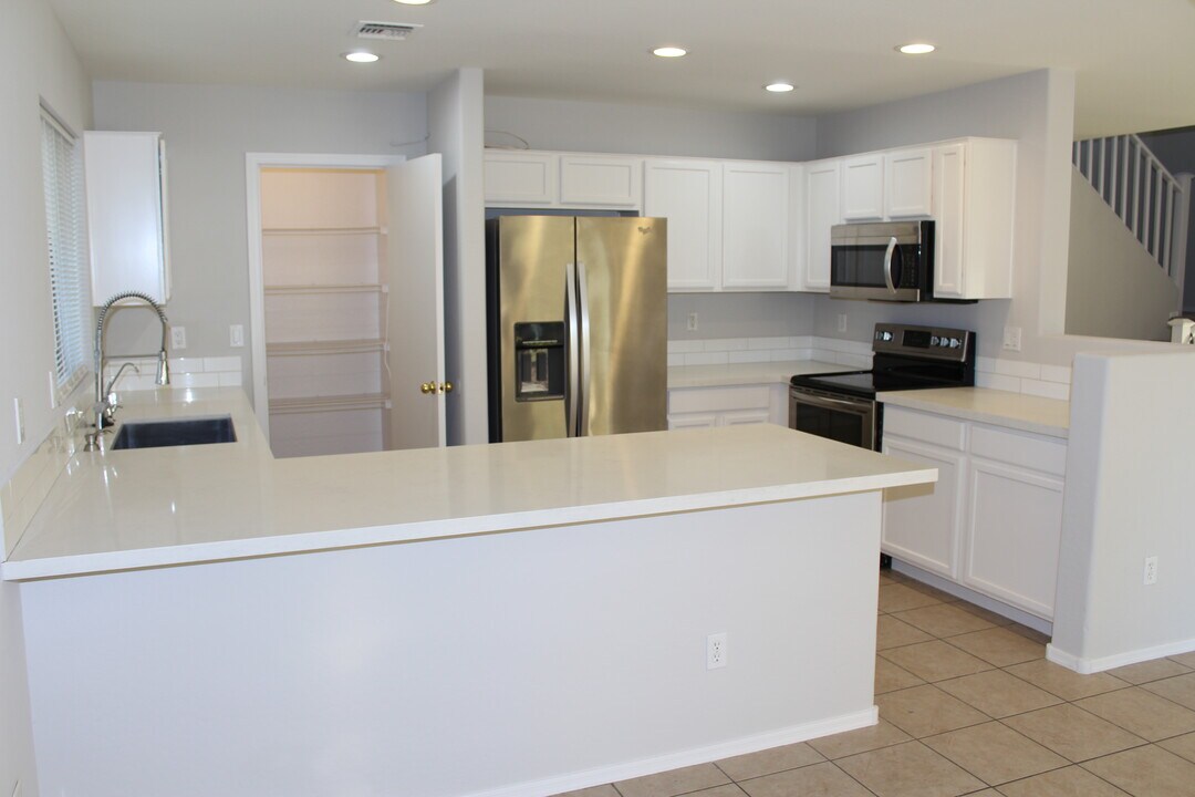 10817 W Taft St in Phoenix, AZ - Building Photo