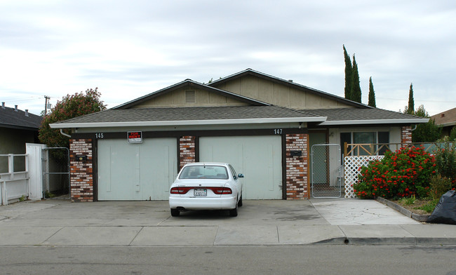 145-147 El Dorado Dr in Pittsburg, CA - Building Photo - Building Photo