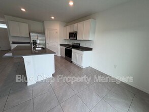 10621 Quail Grv Wy in San Antonio, FL - Building Photo - Building Photo