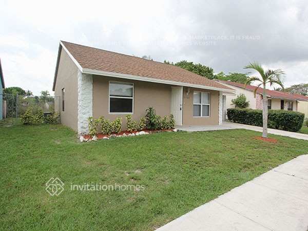 5760 Judd Falls Rd E in Greenacres, FL - Building Photo