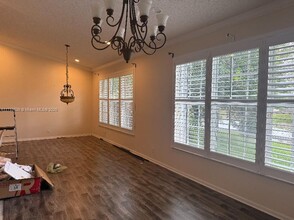 2491 Aragon Blvd in Sunrise, FL - Building Photo - Building Photo