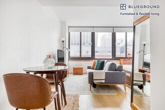 105 Duane St in New York, NY - Building Photo - Building Photo