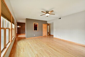 2905 N Newhall St in Milwaukee, WI - Building Photo - Building Photo