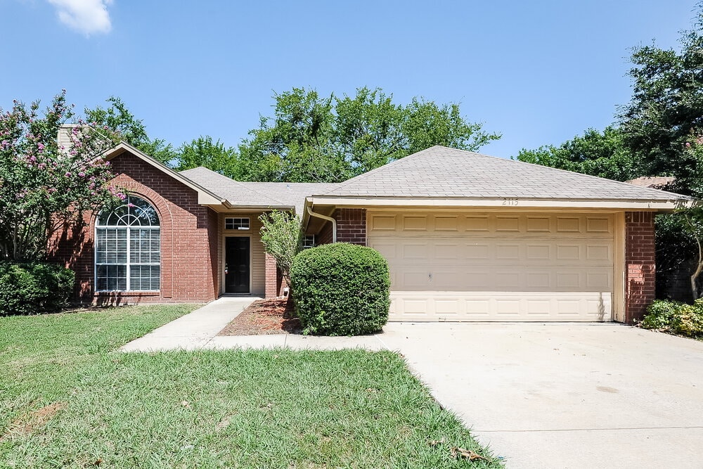 2115 Lattimore St in Denton, TX - Building Photo