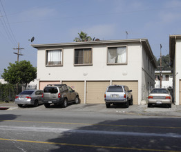 6101 Tujunga Ave in North Hollywood, CA - Foto de edificio - Building Photo