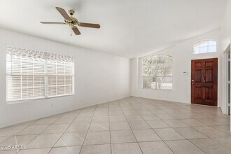 1580 W Springfield Way in Chandler, AZ - Foto de edificio - Building Photo
