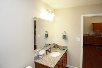 Redwood Noblesville Webster Drive in Noblesville, IN - Foto de edificio - Interior Photo