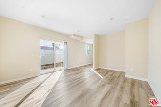 1002 E 33rd St in Los Angeles, CA - Building Photo - Building Photo