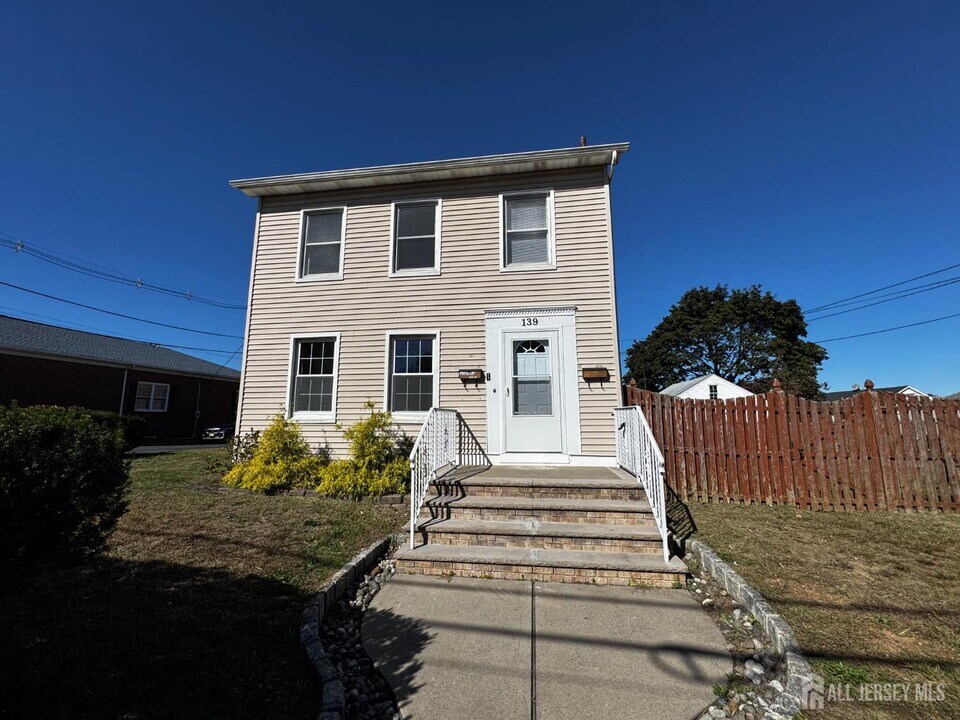 139 Main St in South River, NJ - Building Photo