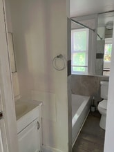 574 Clinton Ave, Unit #1 in Albany, NY - Building Photo - Building Photo