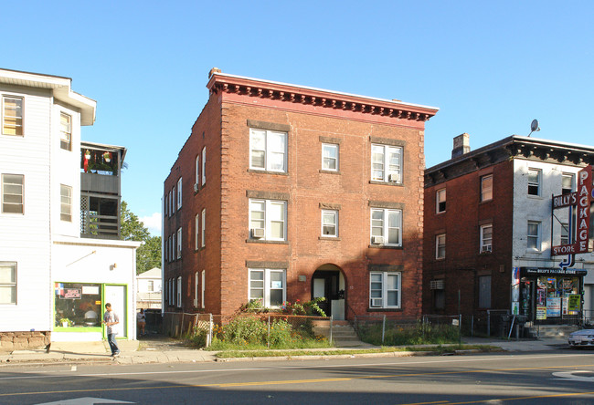 80 New Park Ave in Hartford, CT - Foto de edificio - Building Photo