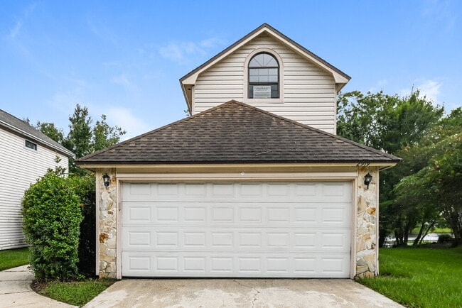 2919 Lantana Lakes Dr W