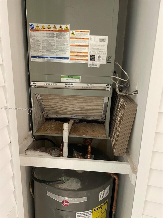 8550 SW 149th Ave in Miami, FL - Building Photo - Building Photo