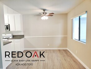 4451 Vista Del Monte Ave in Los Angeles, CA - Foto de edificio - Building Photo