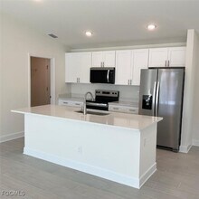 1106 NW 16th Terrace in Cape Coral, FL - Foto de edificio - Building Photo