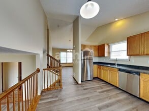 7172 Haswell Dr in Reynoldsburg, OH - Building Photo - Building Photo