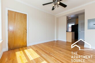 1214 W Waveland Ave in Chicago, IL - Building Photo - Building Photo