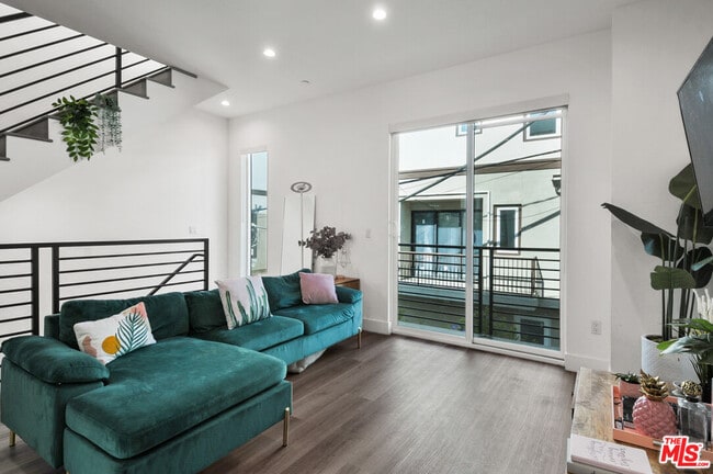 property at 1255 N Gower St