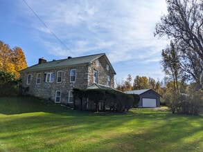 25886 County Rd 42 in Carthage, NY - Foto de edificio - Building Photo