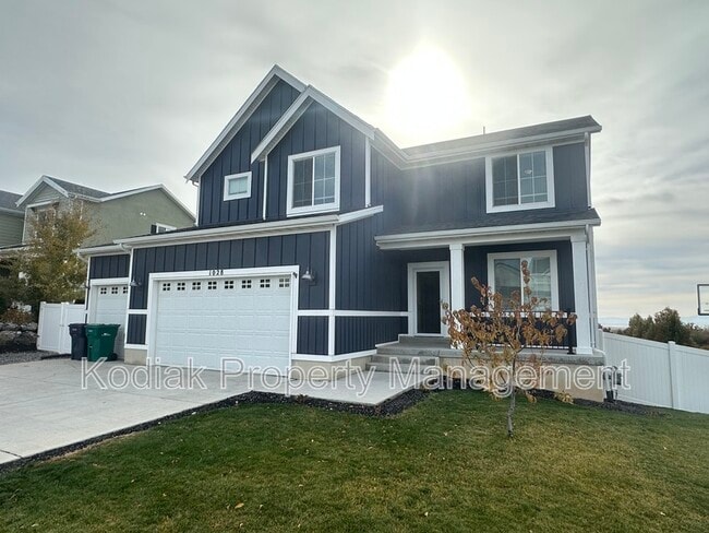 property at 1028 E Bigelow Ave