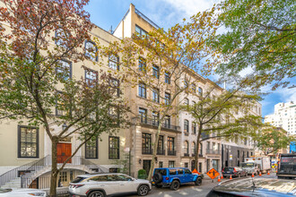 36 E 69th St in New York, NY - Building Photo - Building Photo