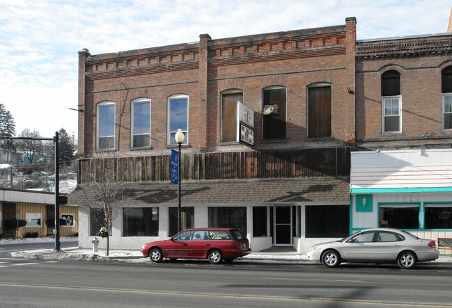 203 N Main St in Colfax, WA - Foto de edificio - Building Photo
