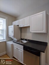 1421 W Hutchinson St, Unit 4222 Clark-2 in Chicago, IL - Building Photo - Building Photo