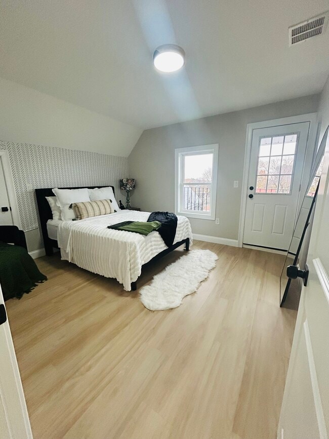 9 Dennison St, Unit 2, Unit 2