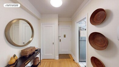 210 E 68th St in New York, NY - Building Photo - Building Photo
