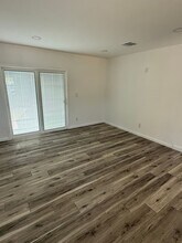 10214 O'Melveny Ave in Los Angeles, CA - Building Photo - Building Photo