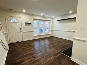 5607 Gates Landing Rd in Virginia Beach, VA - Building Photo - Building Photo