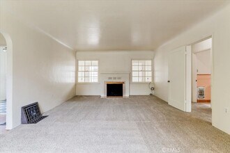 551 Hathway Ave-Unit -551 in San Luis Obispo, CA - Foto de edificio - Building Photo